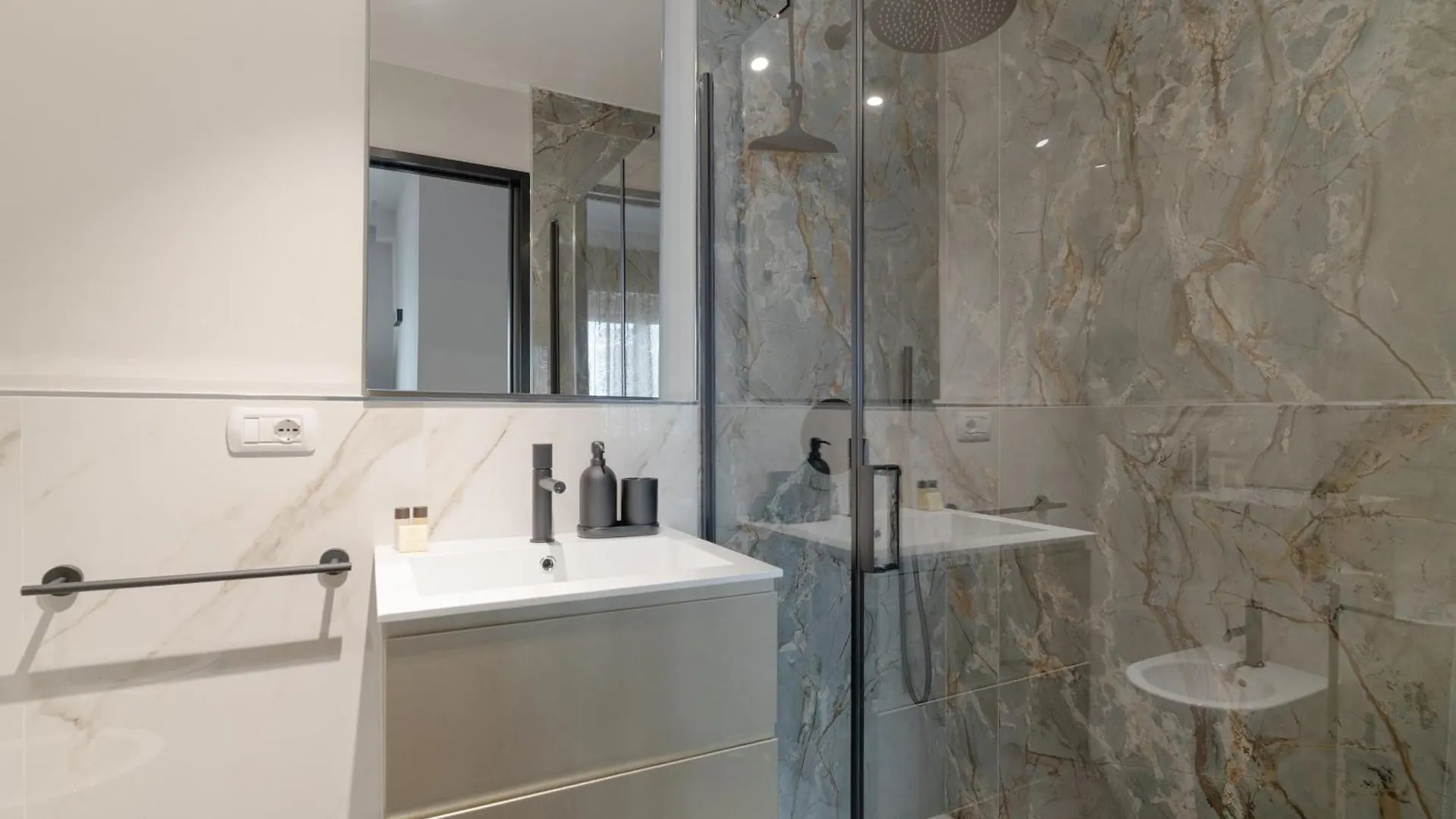 Conciliazione-Cadorna - Ampio Trilocale Di Design Apartment Milan