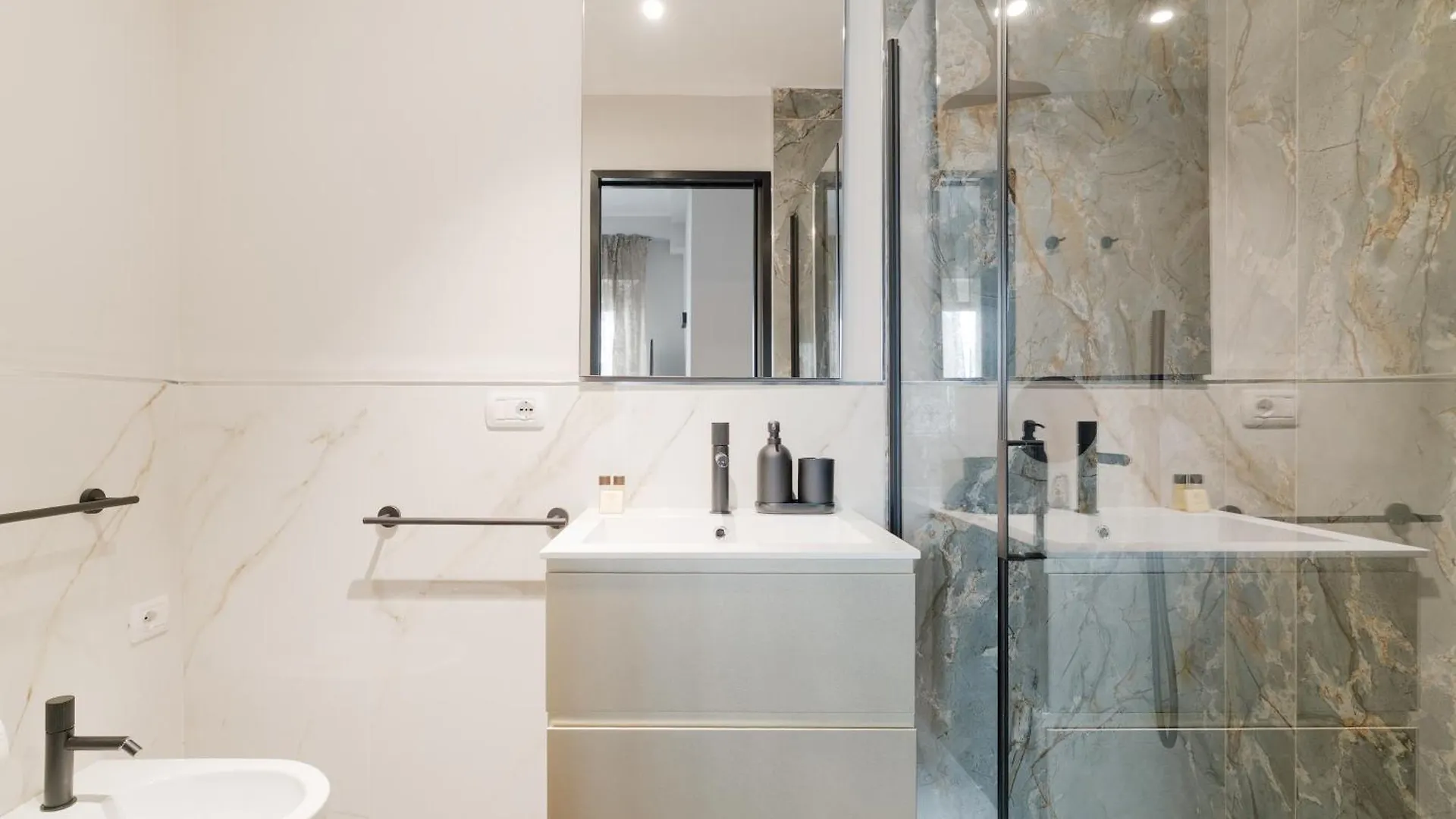 Conciliazione-Cadorna - Ampio Trilocale Di Design Apartment Milan