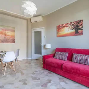  Appartamento Altido Trendy Flat With Balcony, Easy Access To Centre